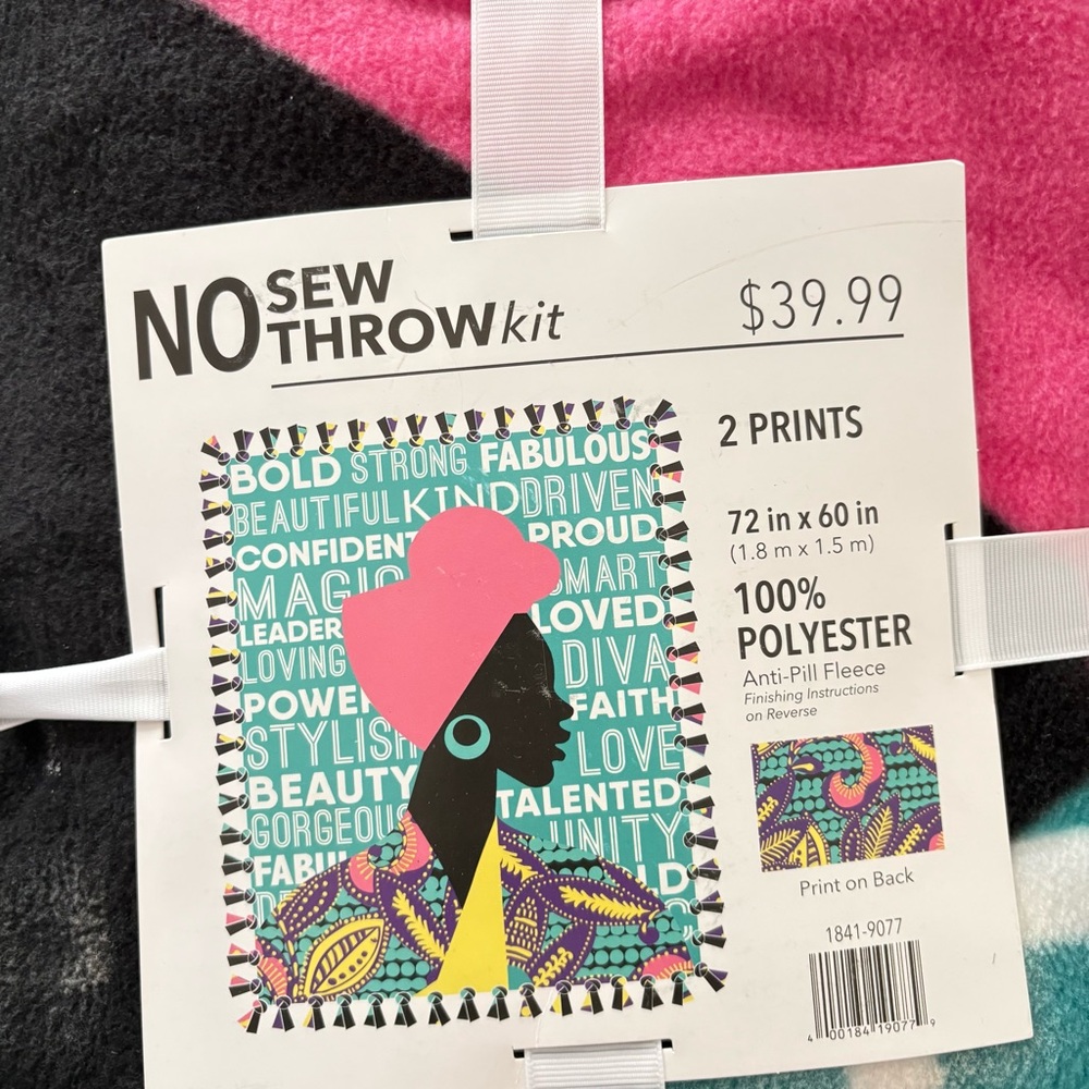 No Sew Throw Kit - Bold Pink and Black

7 kits available